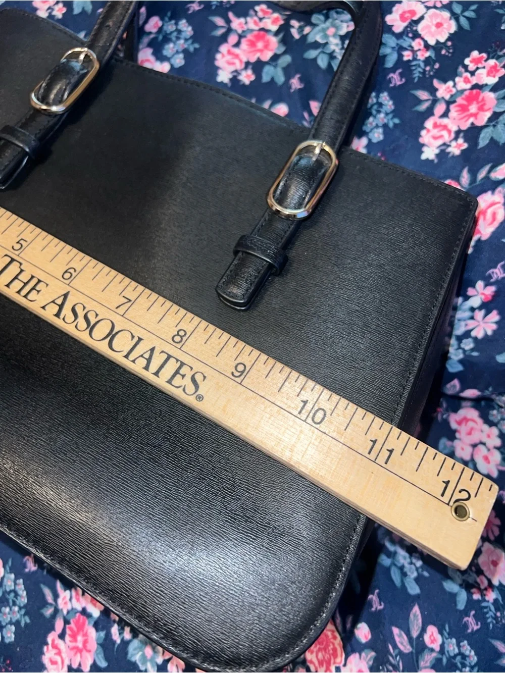 Kate spade satchel (read description)